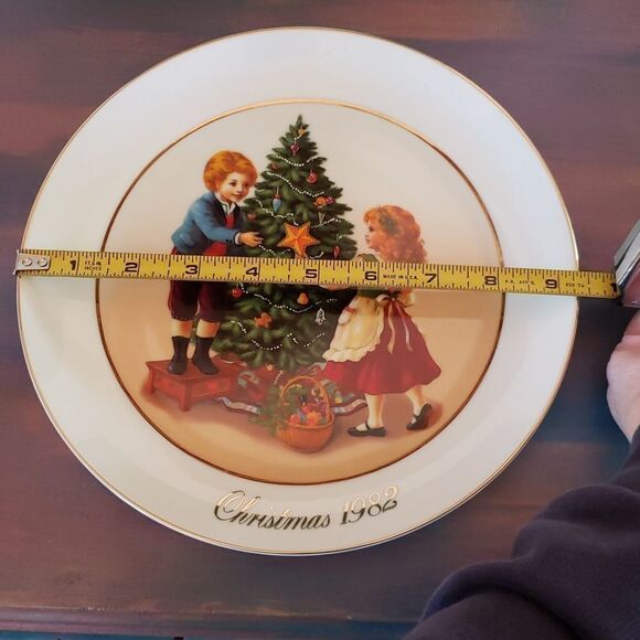 Vtg Avon Second Edition 1982 Christmas Memories Keeping the Christmas Tradition - Picture 11 of 13